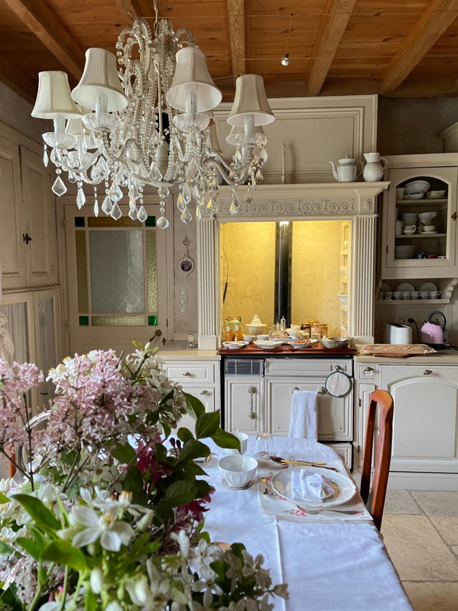 Chambre De Charme Dans Un Jardin De 1500M2 Nueil-sur-Layon Zewnętrze zdjęcie